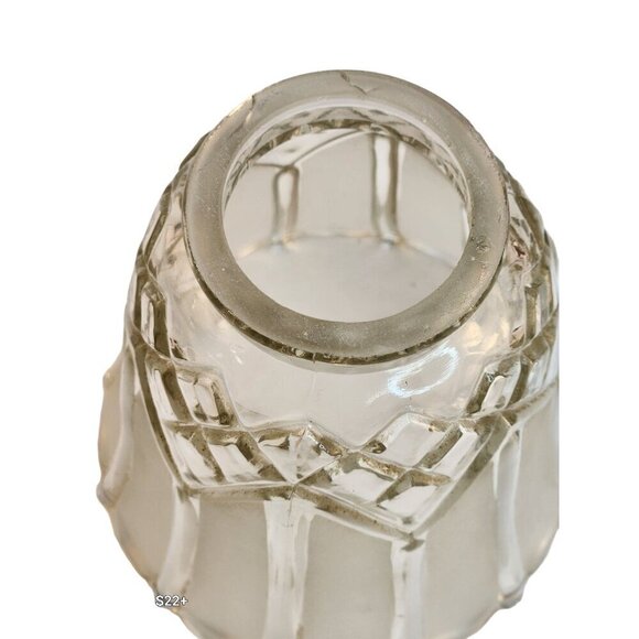 Vintage Clear Glass Lamp Shade With Diamond Cut Design & Fluted Edges - Picture 6 of 7